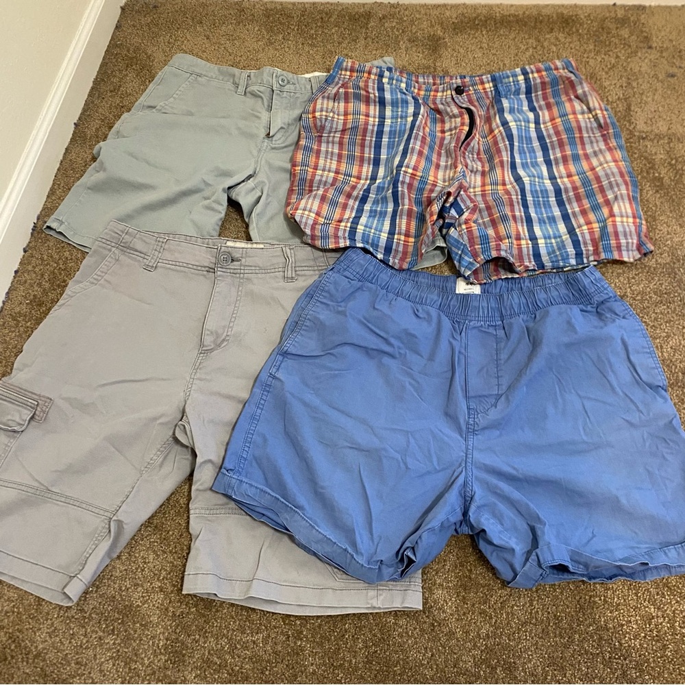 4 shorts bundle, Gap, Vans, H&M, Sun Stone